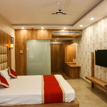 Hotel Raindew Ранчи Екстериор снимка