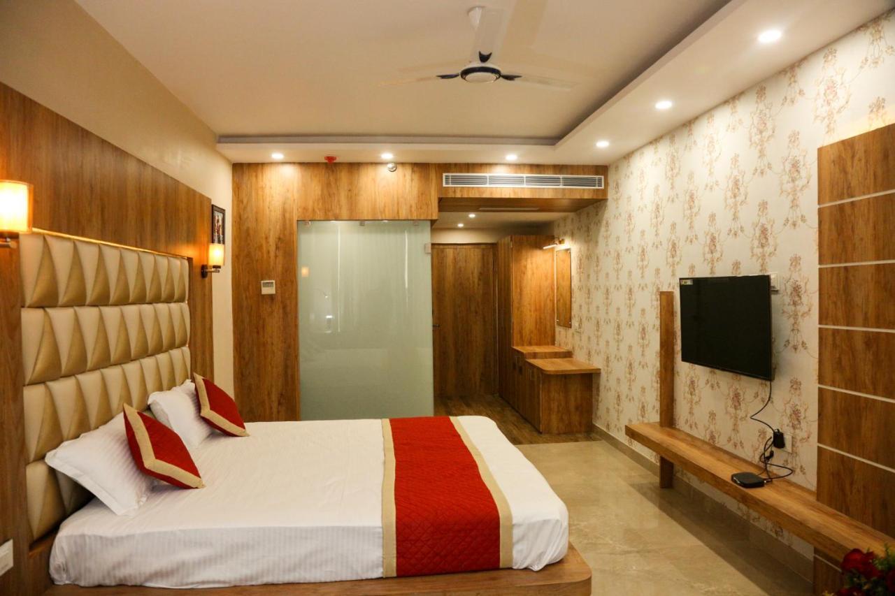 Hotel Raindew Ранчи Екстериор снимка
