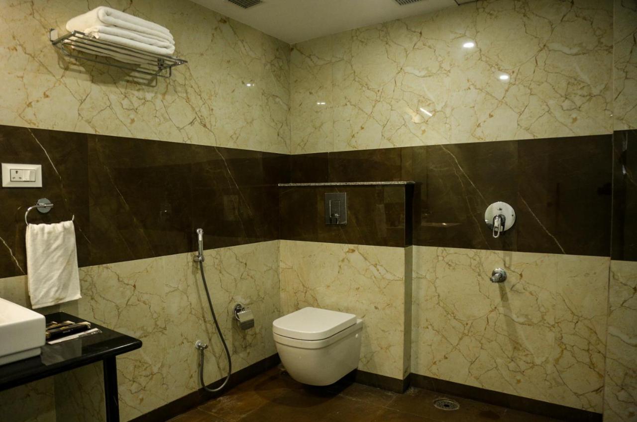 Hotel Raindew Ранчи Екстериор снимка