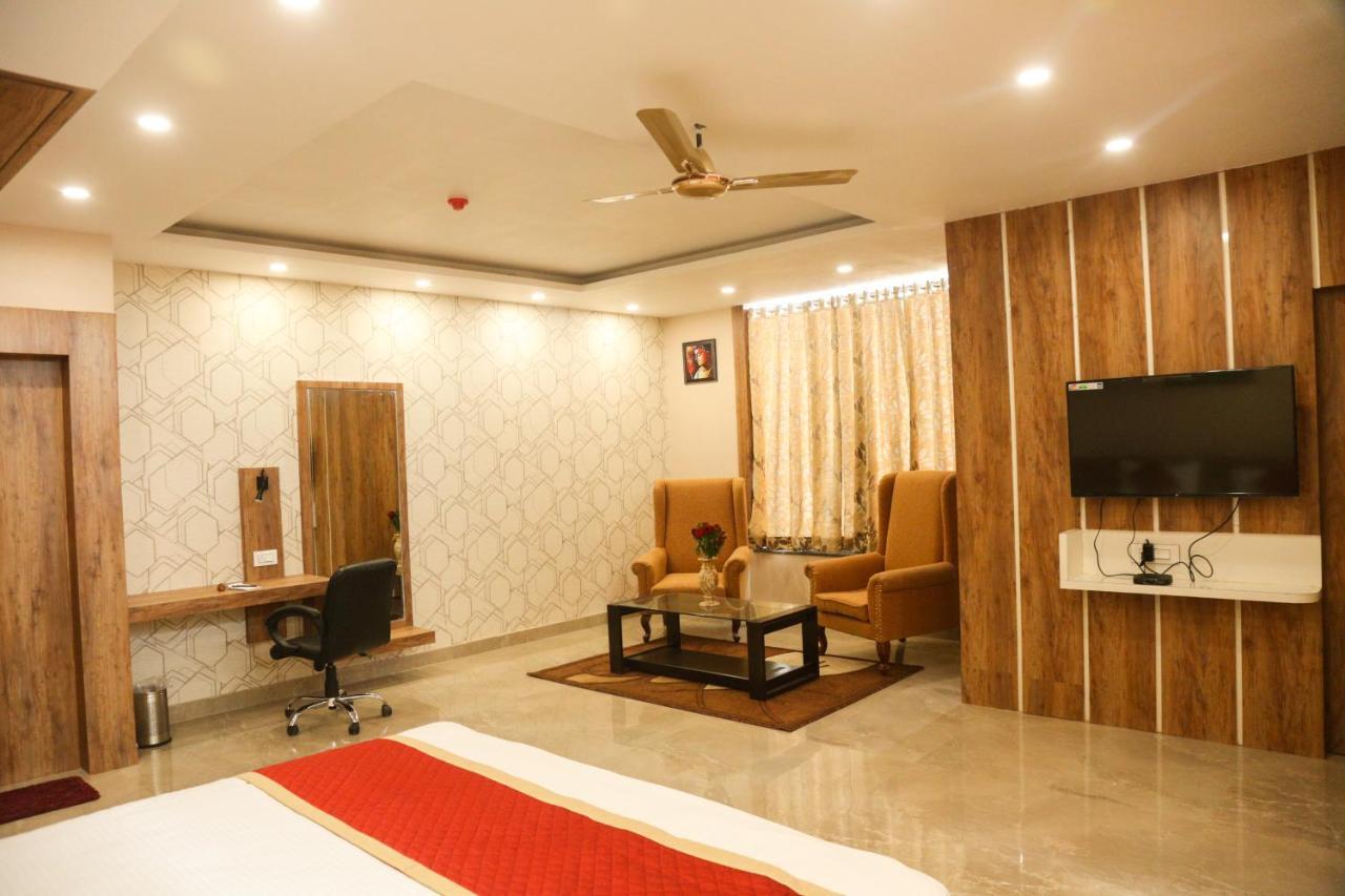 Hotel Raindew Ранчи Екстериор снимка