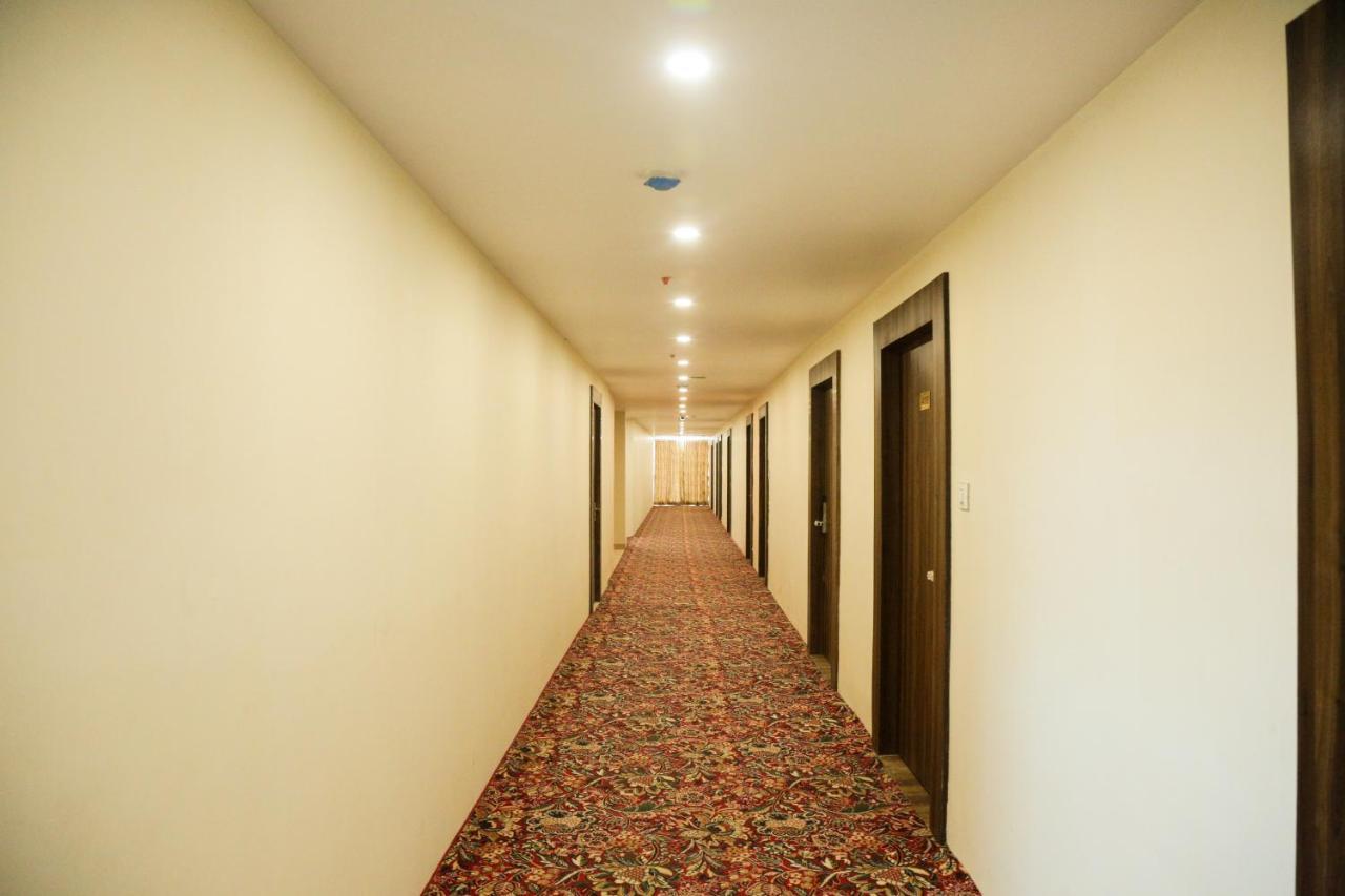 Hotel Raindew Ранчи Екстериор снимка